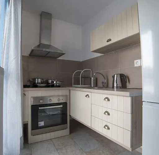 Almyra * Σκύρος